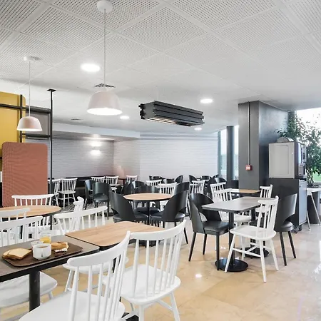 Hotel Centre Part-dieu Gambetta 3*